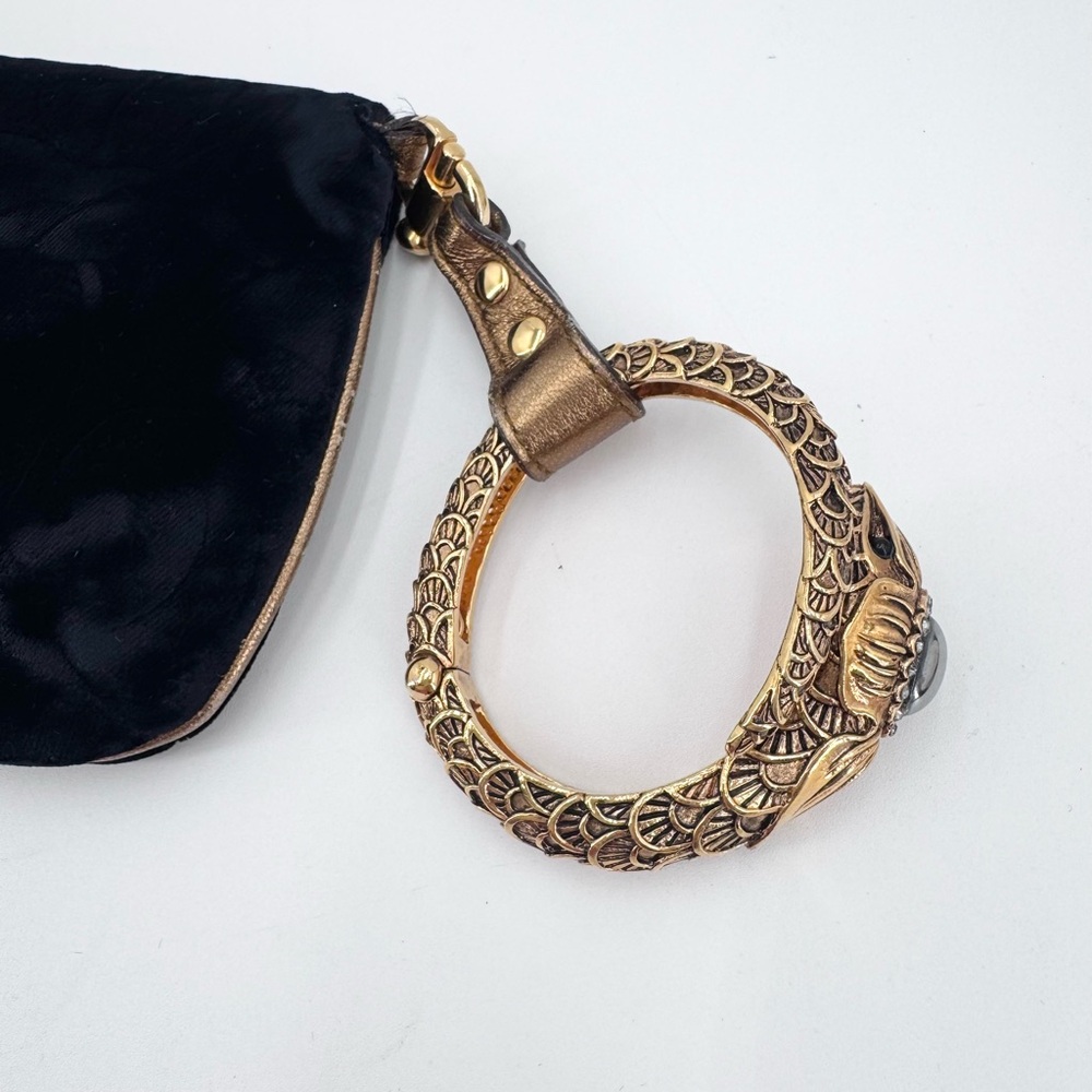 Roberto Cavalli Black Velvet Serpent Bracelet Clutch - Picture 11 of 13